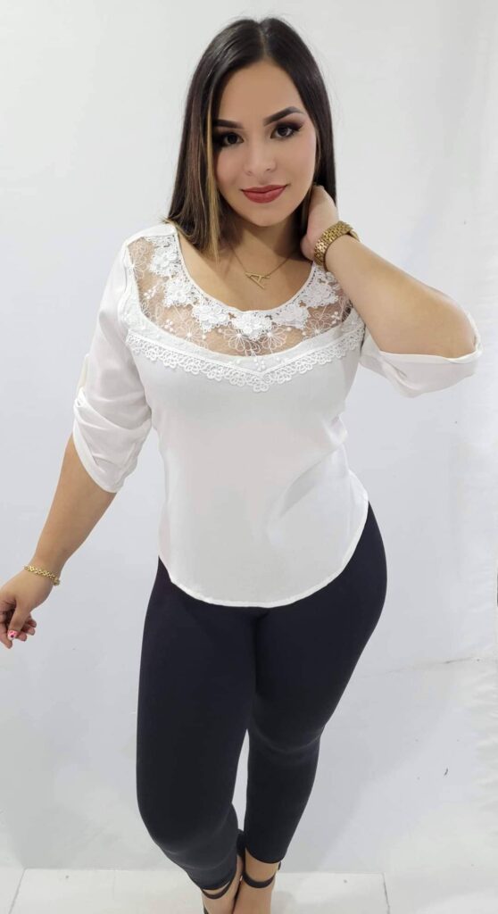 Aventurina Blusa Blanca Cuello grande